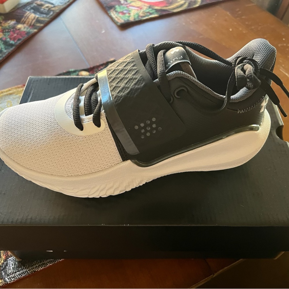 Under Armour Flow Basketball Shoe